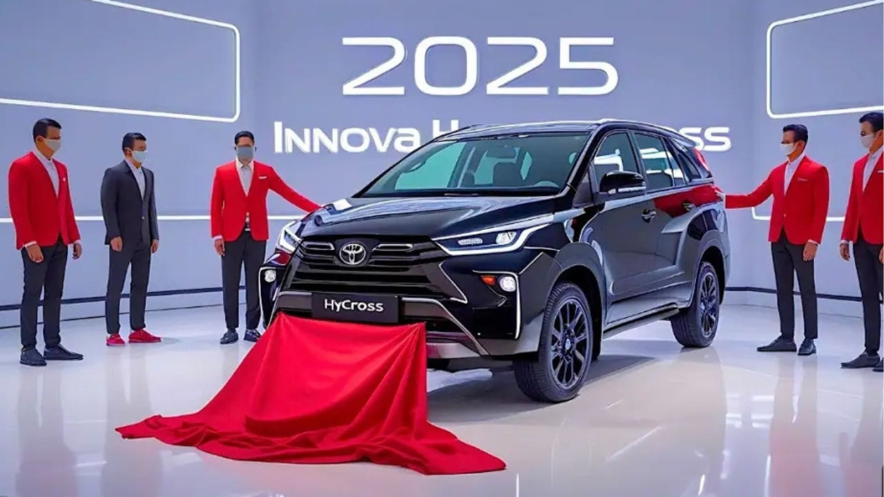 TOYOTA Innova Hycross
