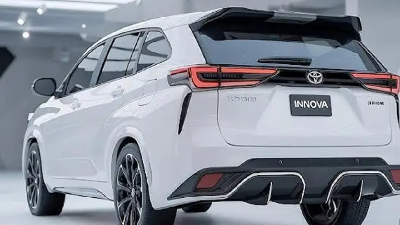 TOYOTA Innova Hycross