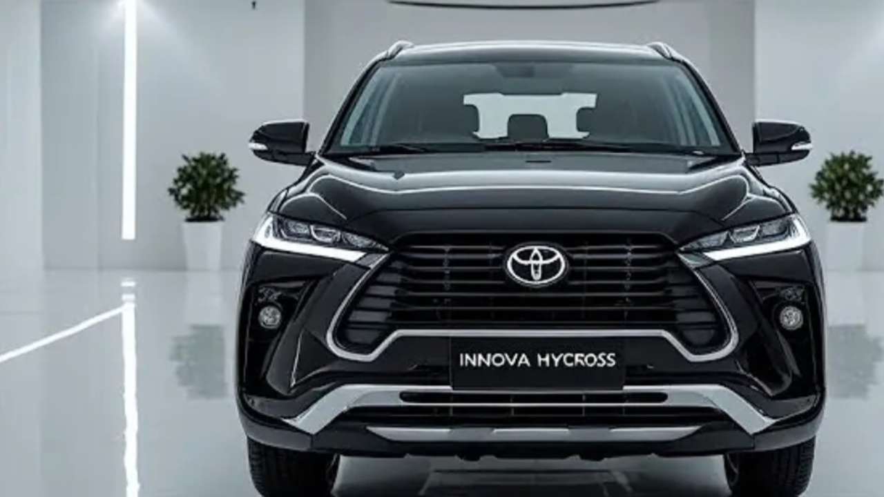 TOYOTA Innova Hycross