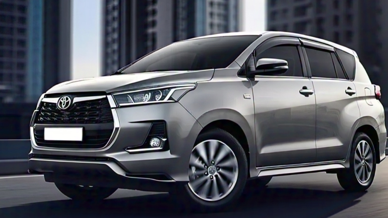 Toyota Innova Hycross