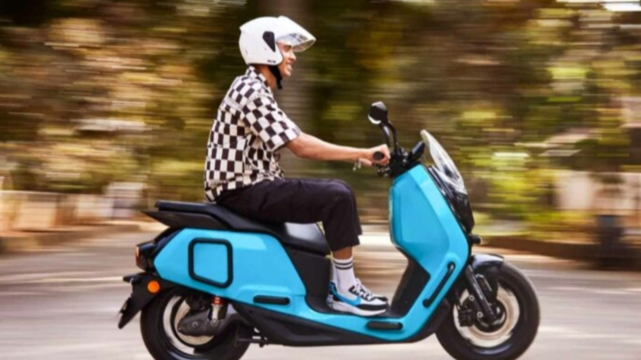 Yamaha’s First Electric Scooter 