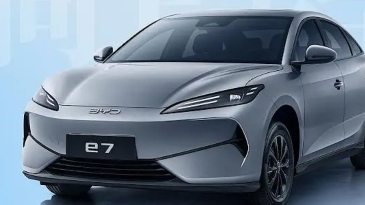 BYD e7 Electric Sedan