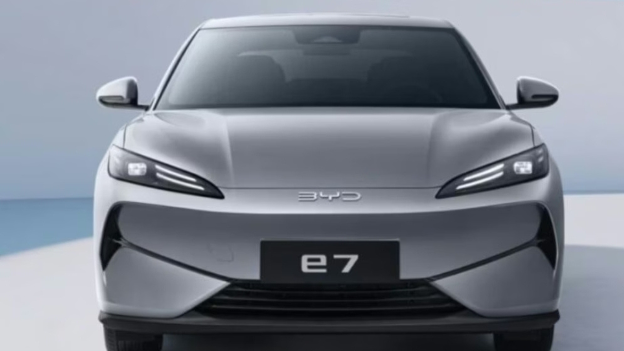 BYD e7 Electric Sedan
